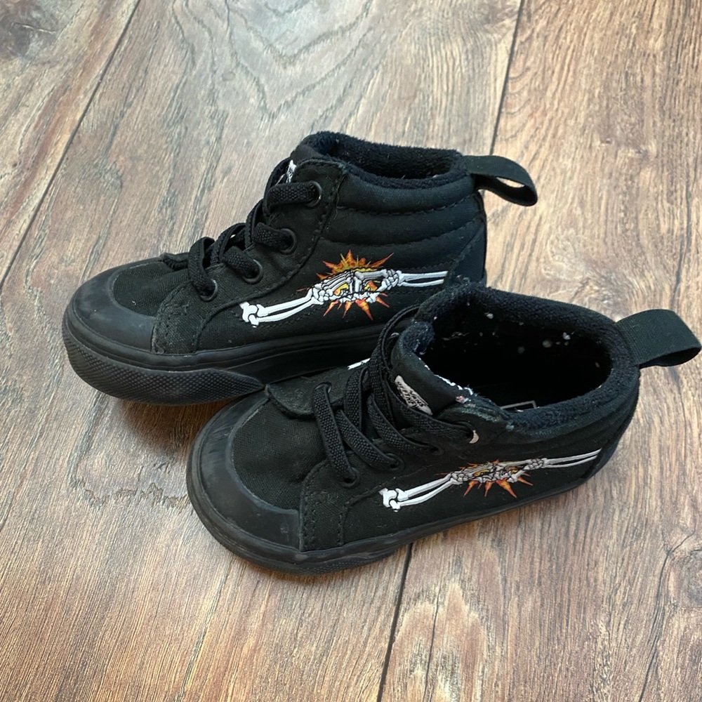 Hi-Top toddler vans